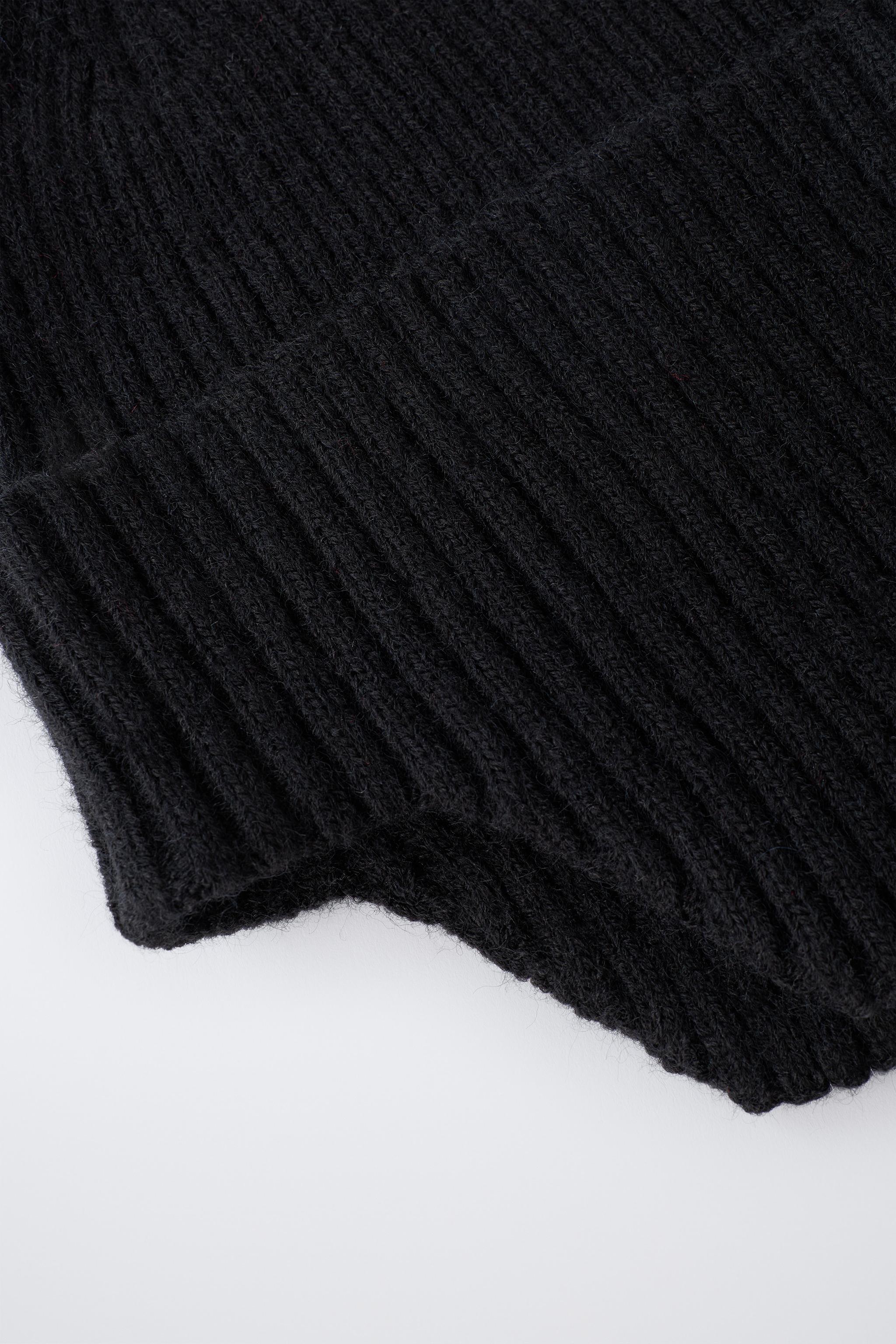 BONNET CANNELÉ AVEC CACHE-OREILLES